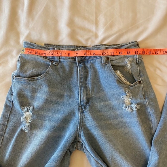 Almost Famous Y2K Distressed High Rise Flare‎ Jeans Size 9 - Picture 6 of 9